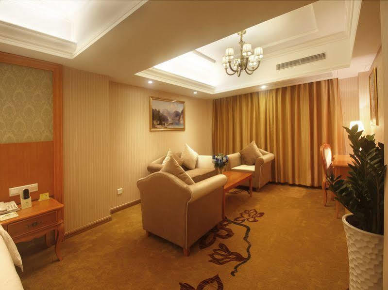 Hanting Express Sanya The First Market Branch Hotel Esterno foto