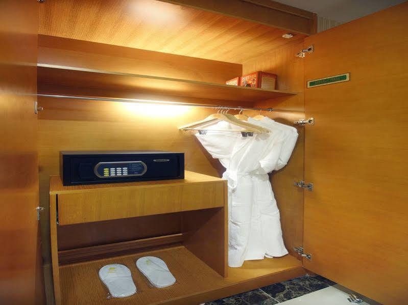 Hanting Express Sanya The First Market Branch Hotel Esterno foto